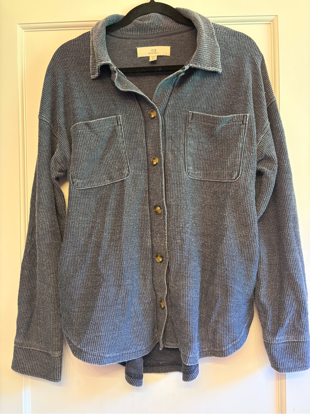 Thread & Supply Heather Navy Knit Top Button Up Coastal Fall 60% Cotton Q1